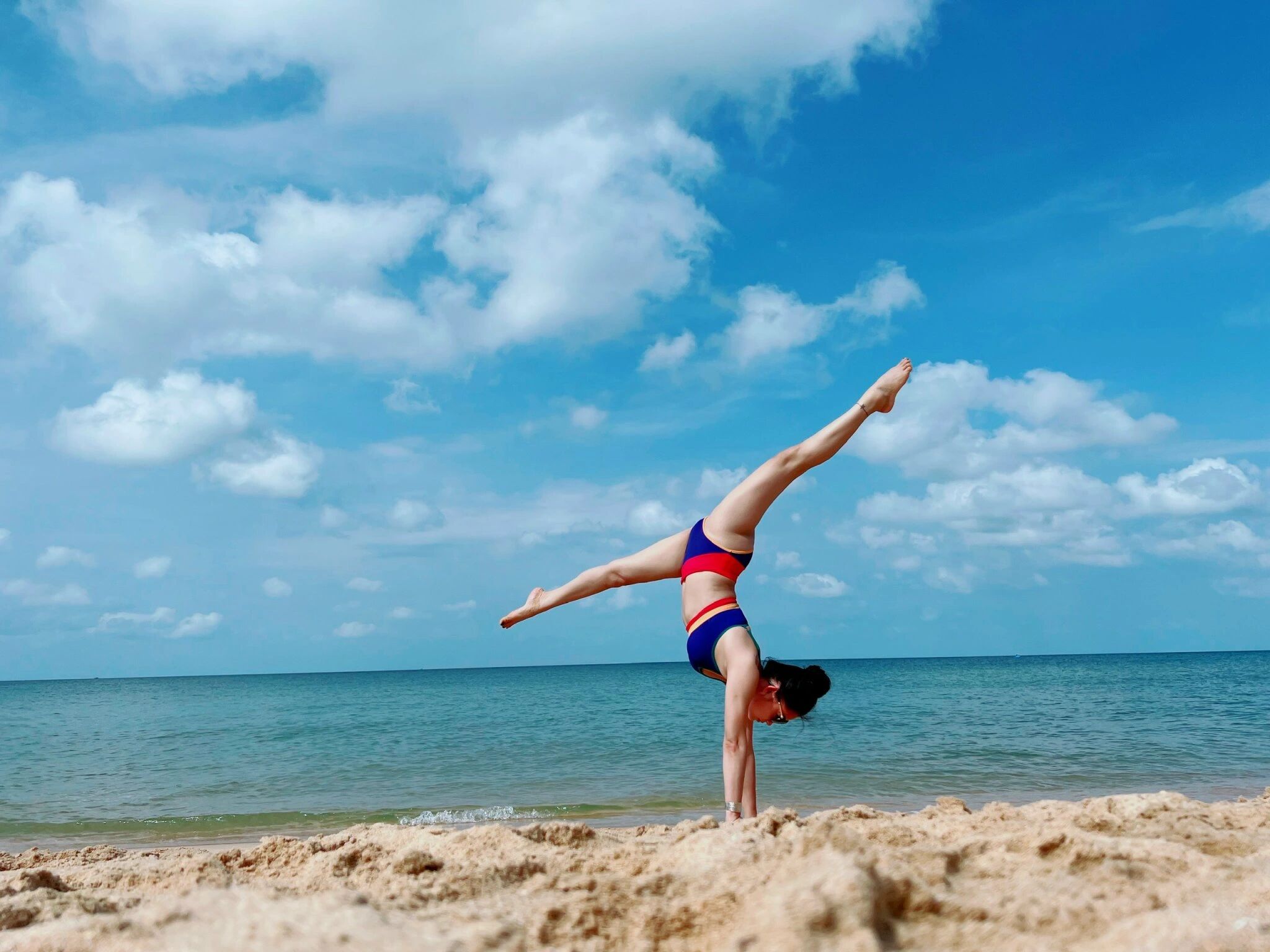 Yoga Da Nang My Khe Beach is the best place for Solos